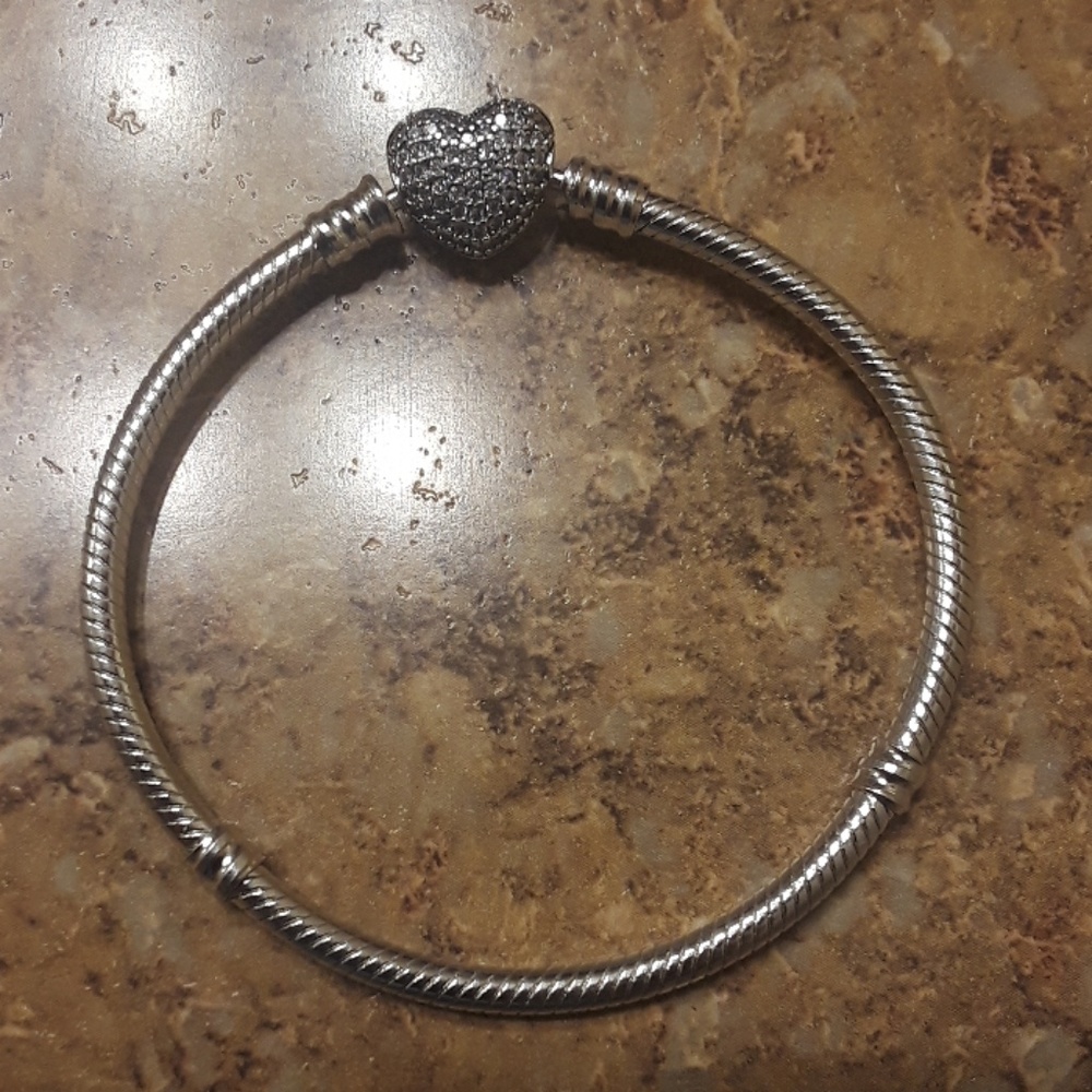 7.1 pave heart bracelet